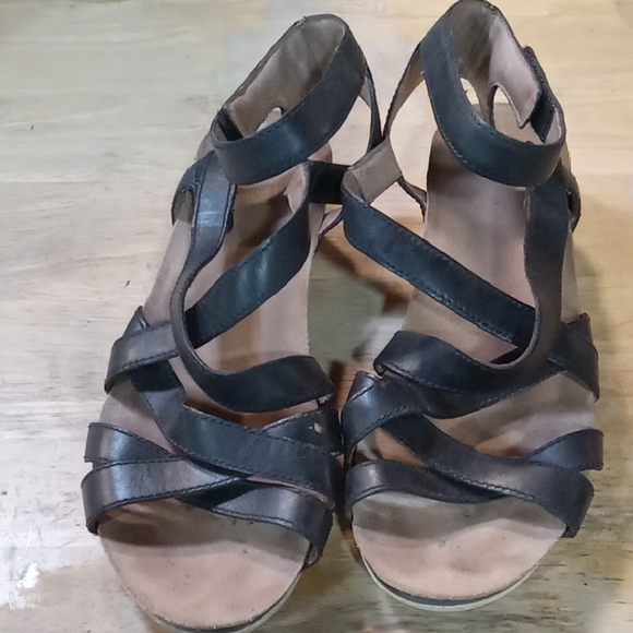 Dansko Women's Black Strappy Sandals - Picture 1 of 4